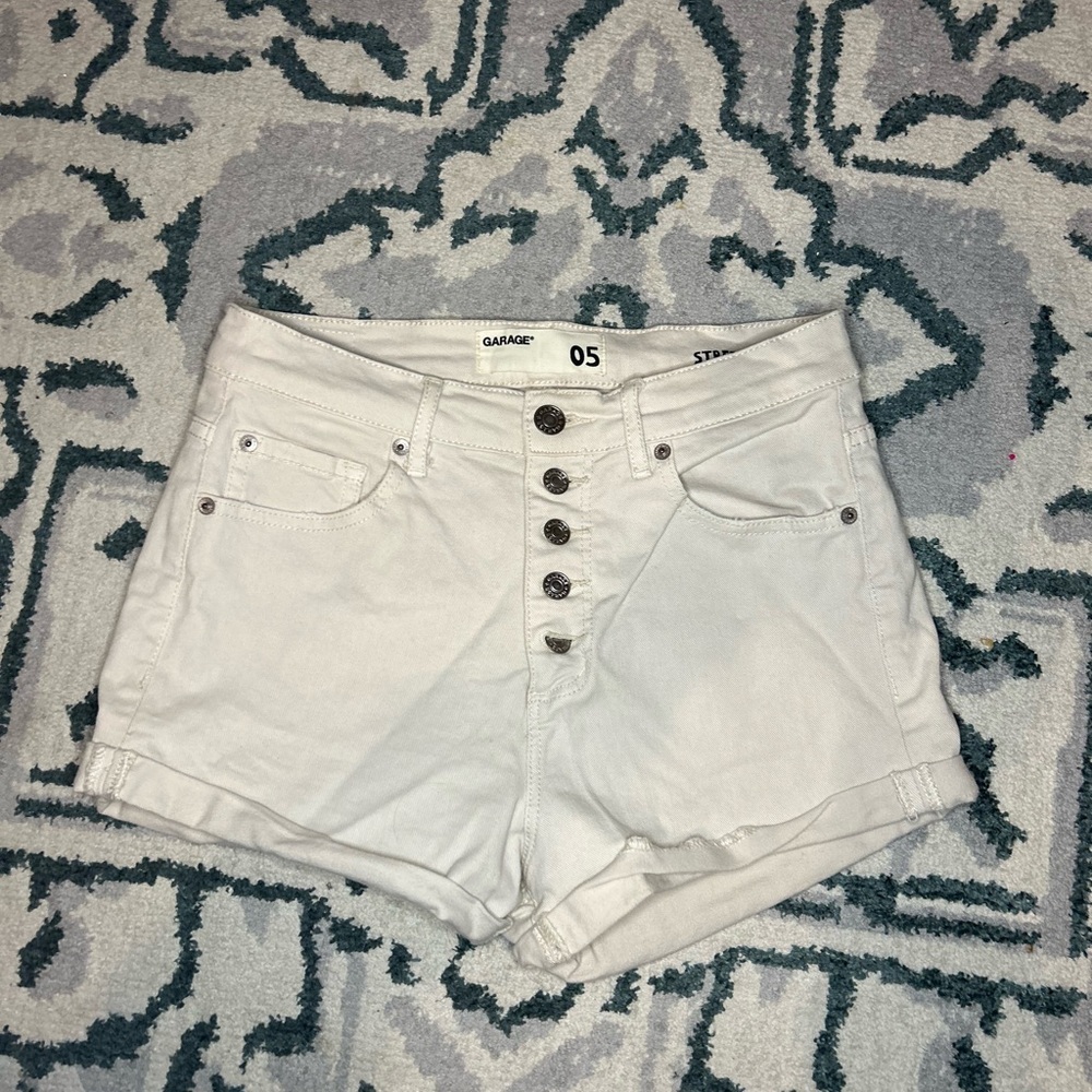 Garage Women's Cream High Waist Button-Up Stretch Shorts